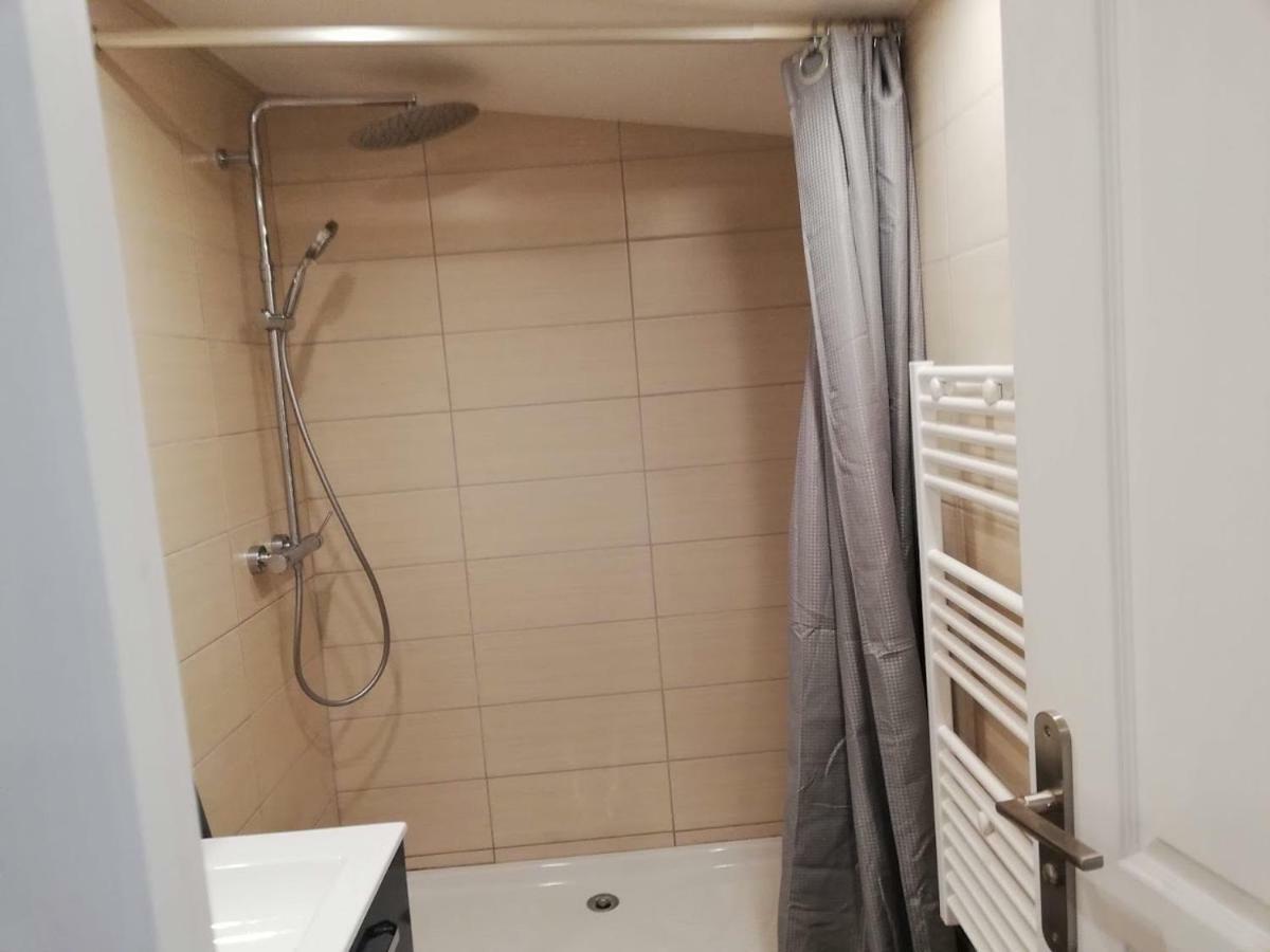 Maison Duplex & Appartement Sur Cour La Ferté-Gaucher Dış mekan fotoğraf